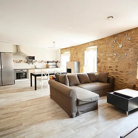 Casa Con Piscina En Zona Rural *